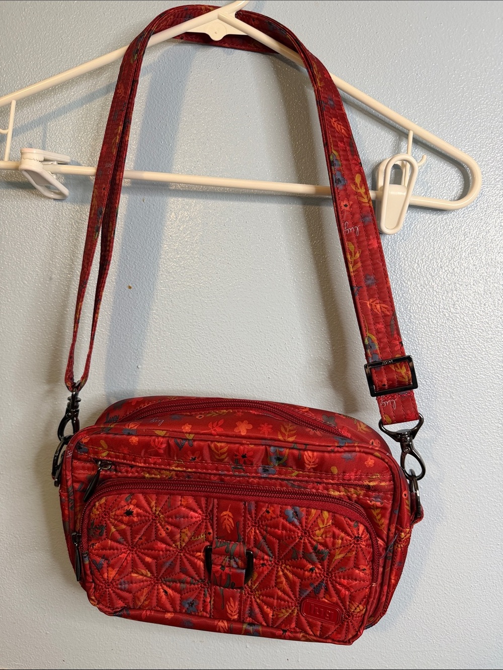 🌸 NWOT Lug Carousel XL Crossbody Belt Bag • Wildflower Red
